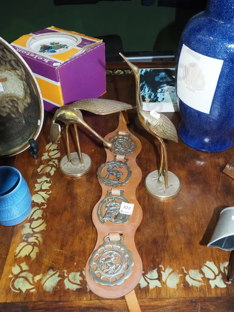 2x brass cranes,  horse brasses Image 1++