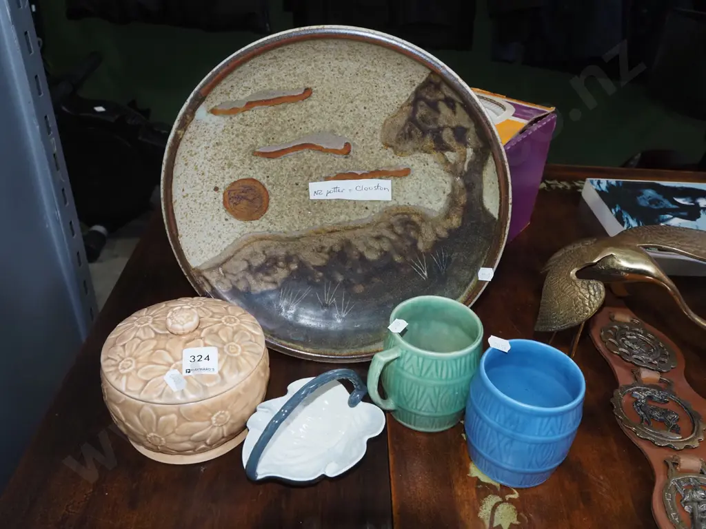 Colston NZ pottery bowl, Sylvac items, Carlton ware leaf basket Image 1++