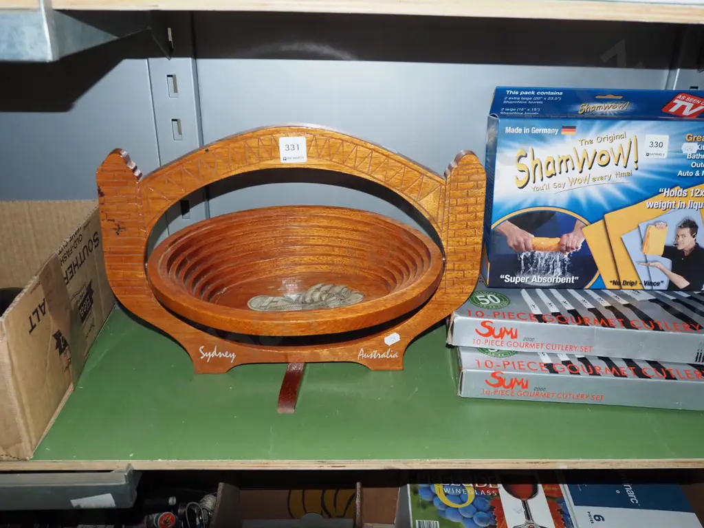 wooden Sydney souvenir ware bowl on stand Image 1++