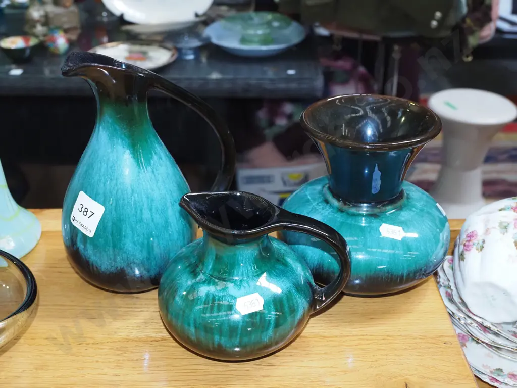 3x Blue Mountain vases H-190 Image 1++