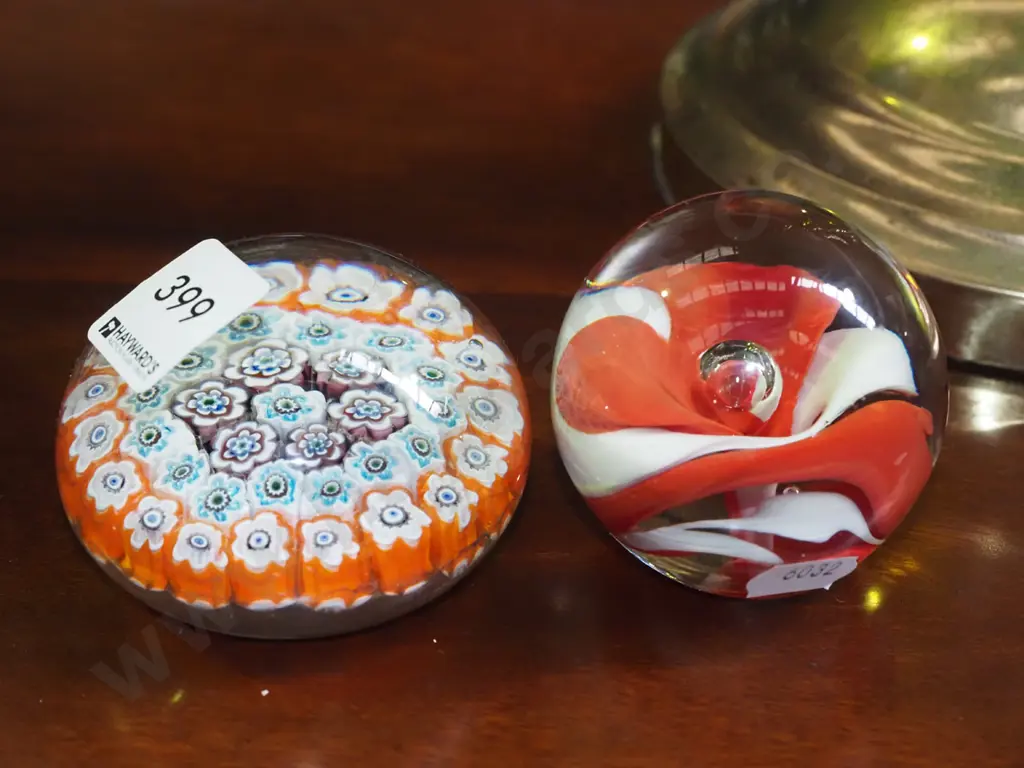 2x art glass paper weights Image 1++