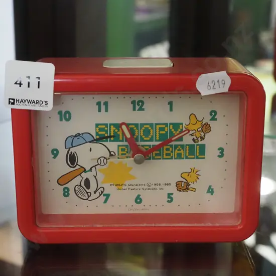 Snoopy Baseball bedside clock