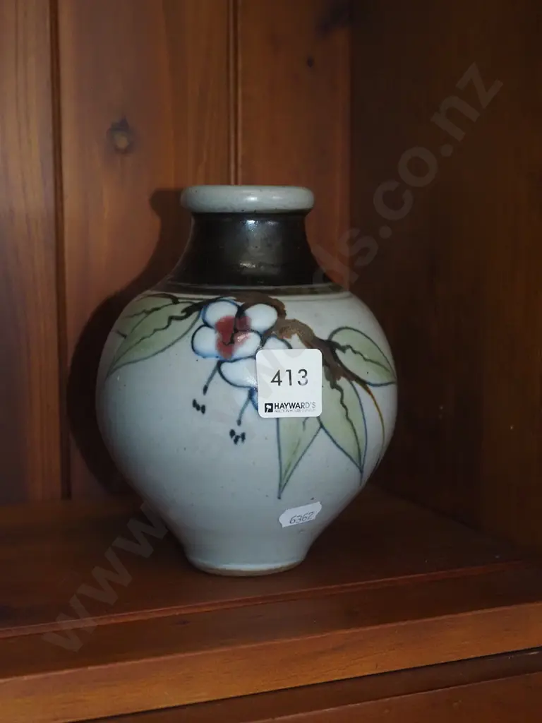 small Neil Grant vase H-160 Image 1++