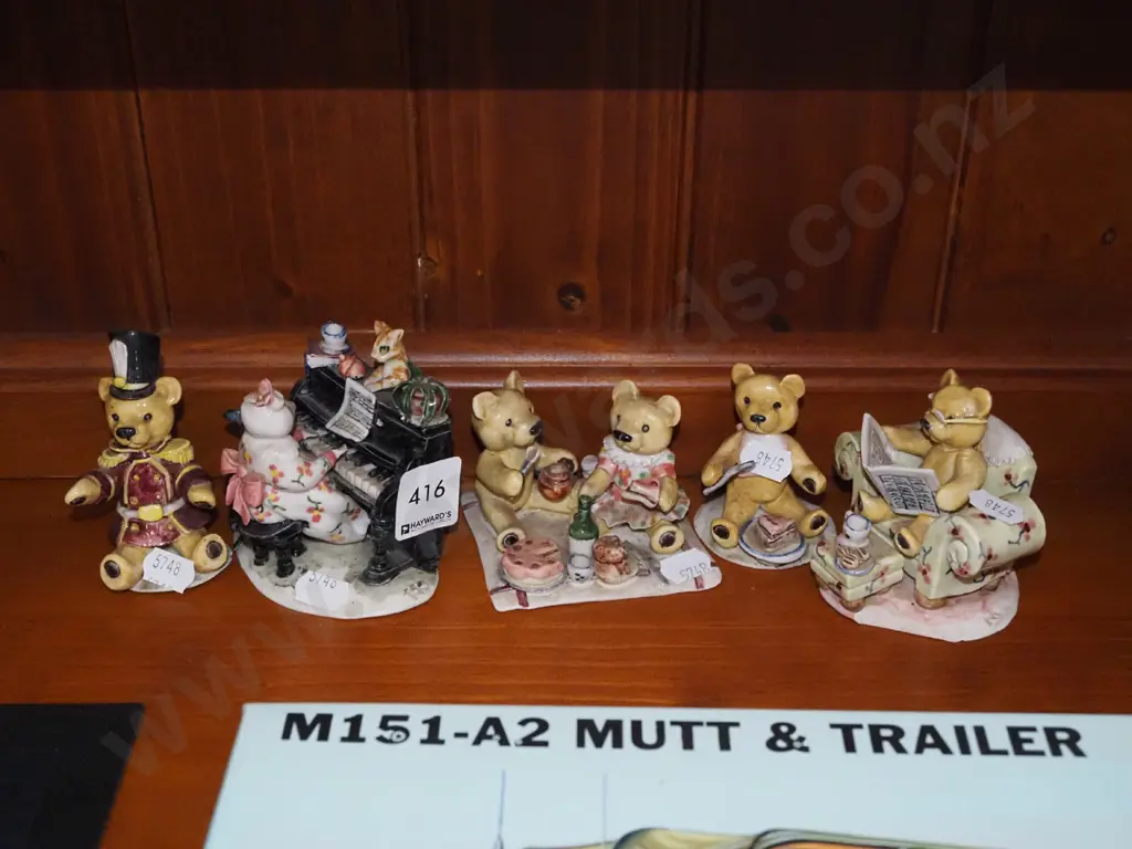 shelf of teddy bear figurines, piano playing mouse Image 1++