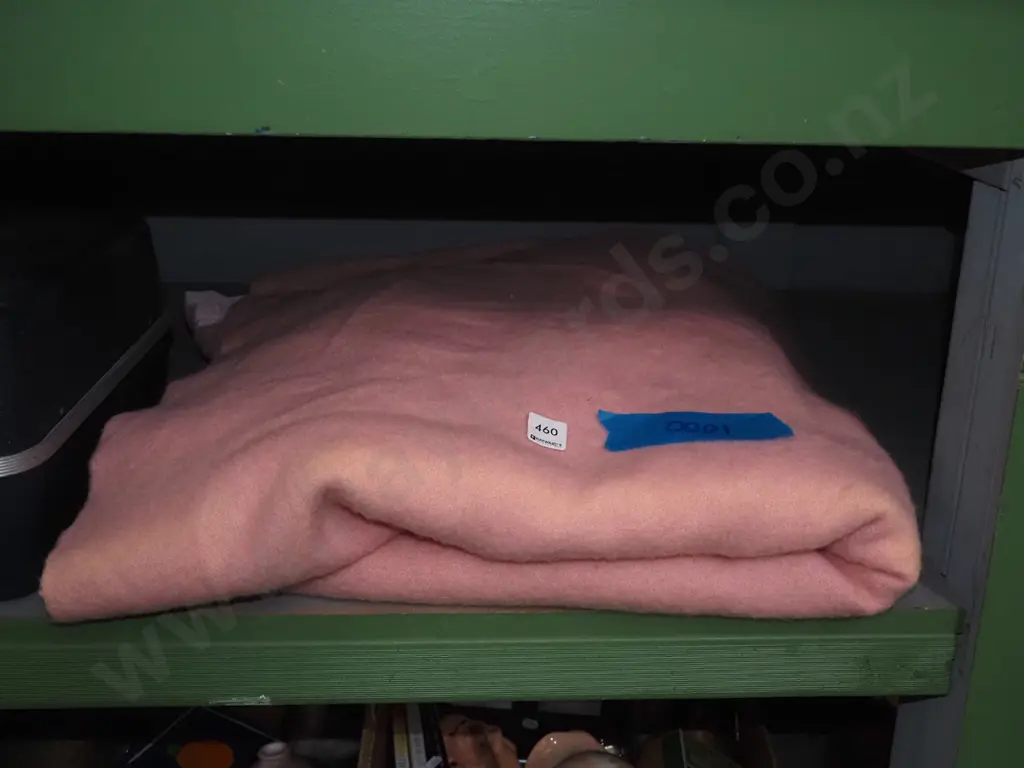 pink woollen blanket Image 1++