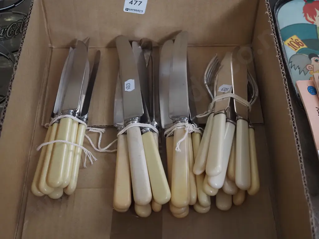 bone handled knives Image 1++