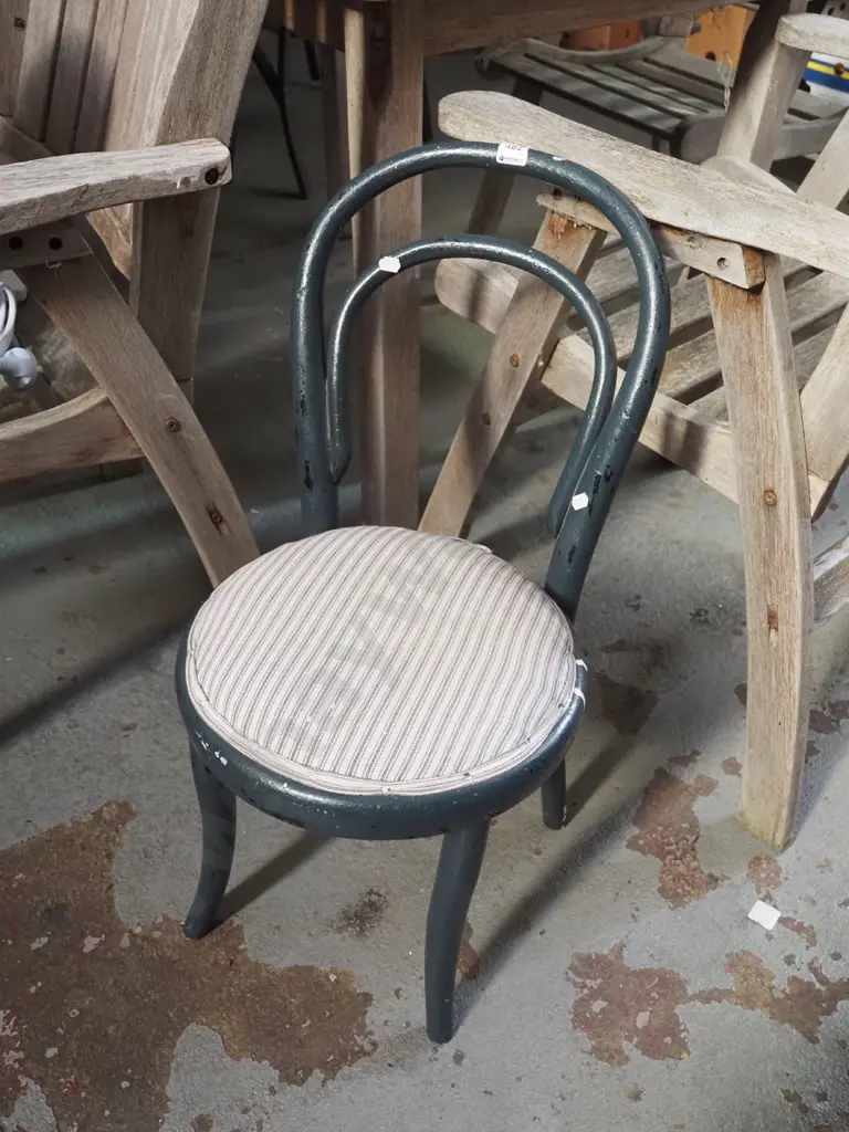 bentwood child's chair Image 1++