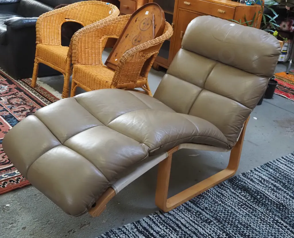 1980s bent ply and beige/kahki leather upholstered lounger  Image 1++