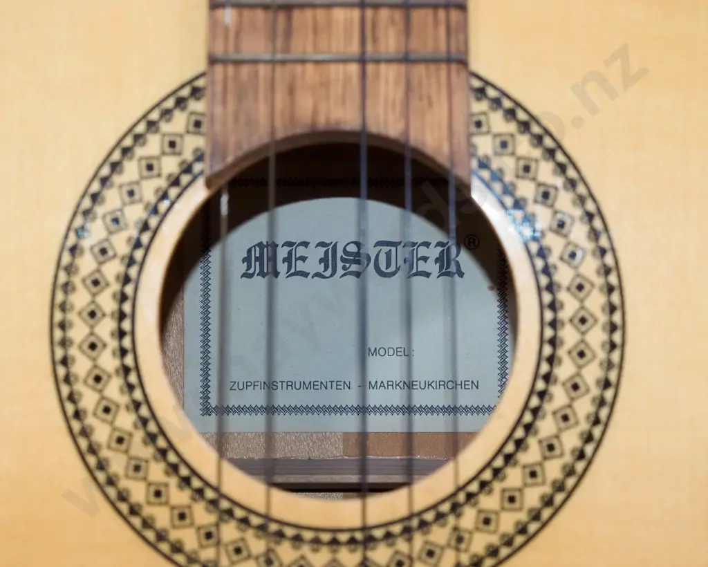 "Meister" acoustic guitar Image 1++