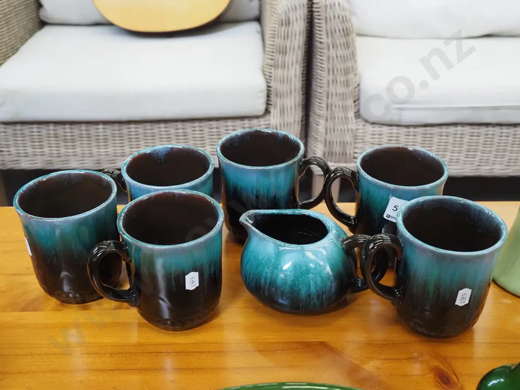 6x Blue Mountain coffee cups and creamer Image 1++