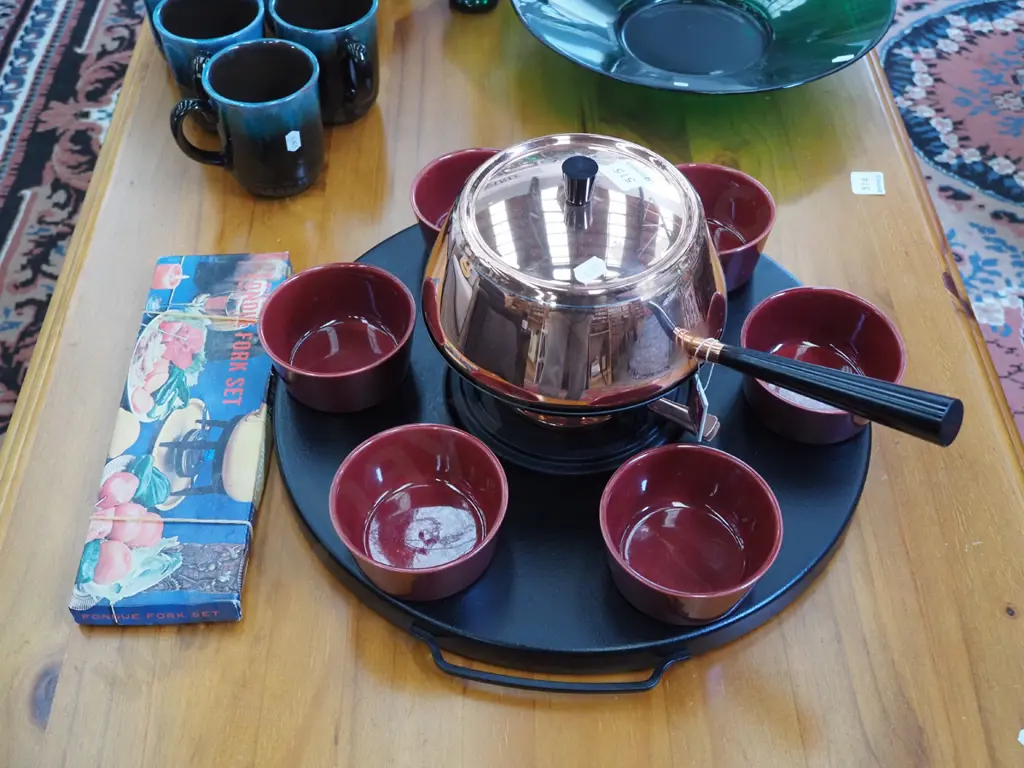 as new Swiss made fondu set with forks  Image 1++
