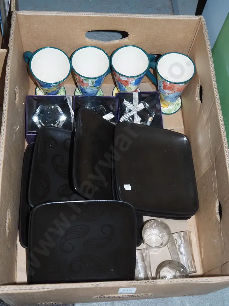 box; coffee cups, tea candle holders, square plates etc Image 1++