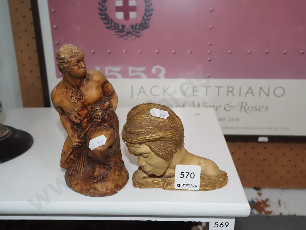 2x composite figurines Image 1++
