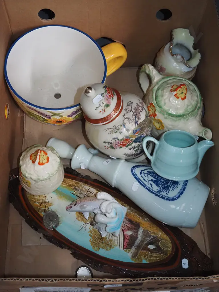 box; tea cup planter, teapots, ginger jar etc Image 1++