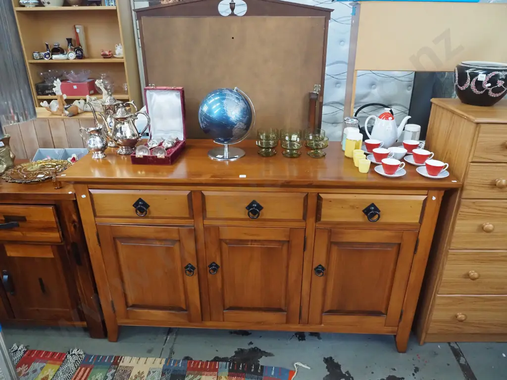 solid rimu and pine sideboard with 3 solid doors, 3 drawers, black drop metal handles  Image 1++