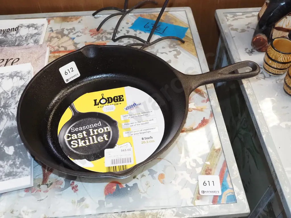 small cast iron skillet Image 1++