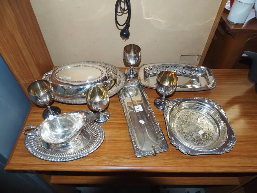 plated ware Image 1++