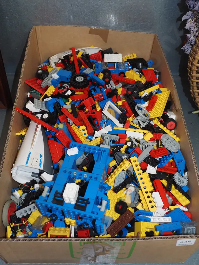 box of Lego Image 1++