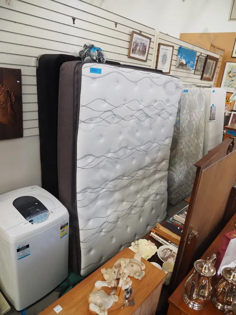 Sleepyhead Neo king bed base and mattress Image 1++