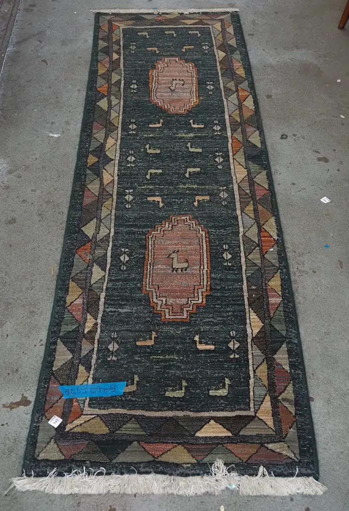 geometric patterned acrylic floor runner L-2300 W-680 Image 1++