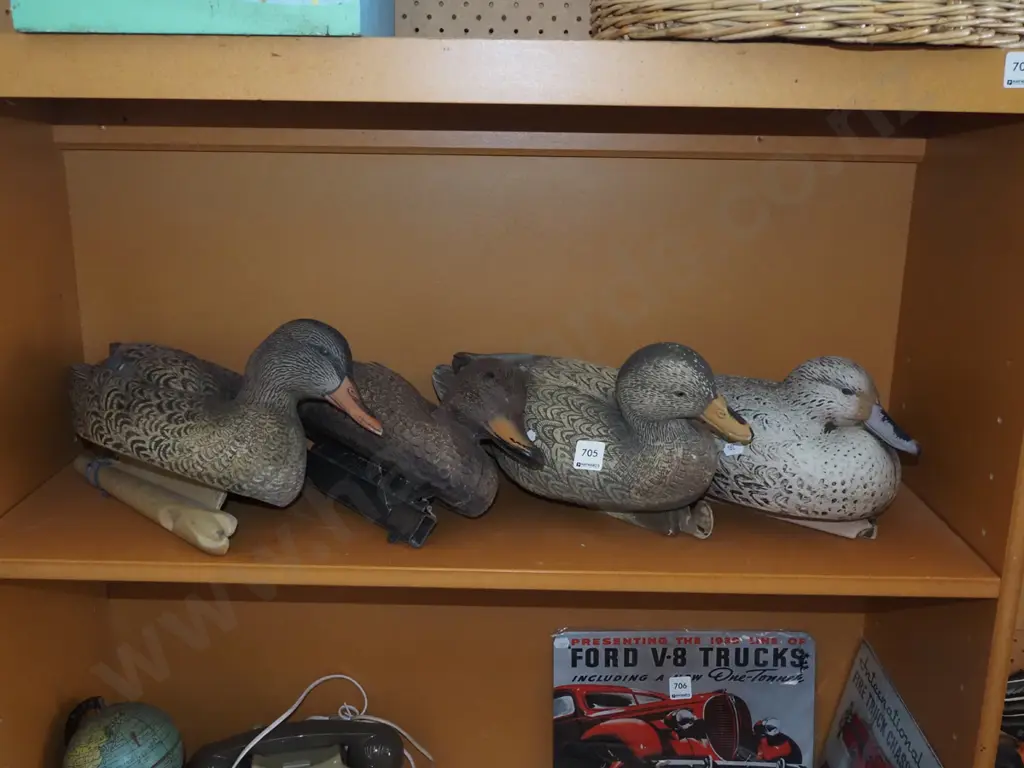 4x plastic duck decoys Image 1++
