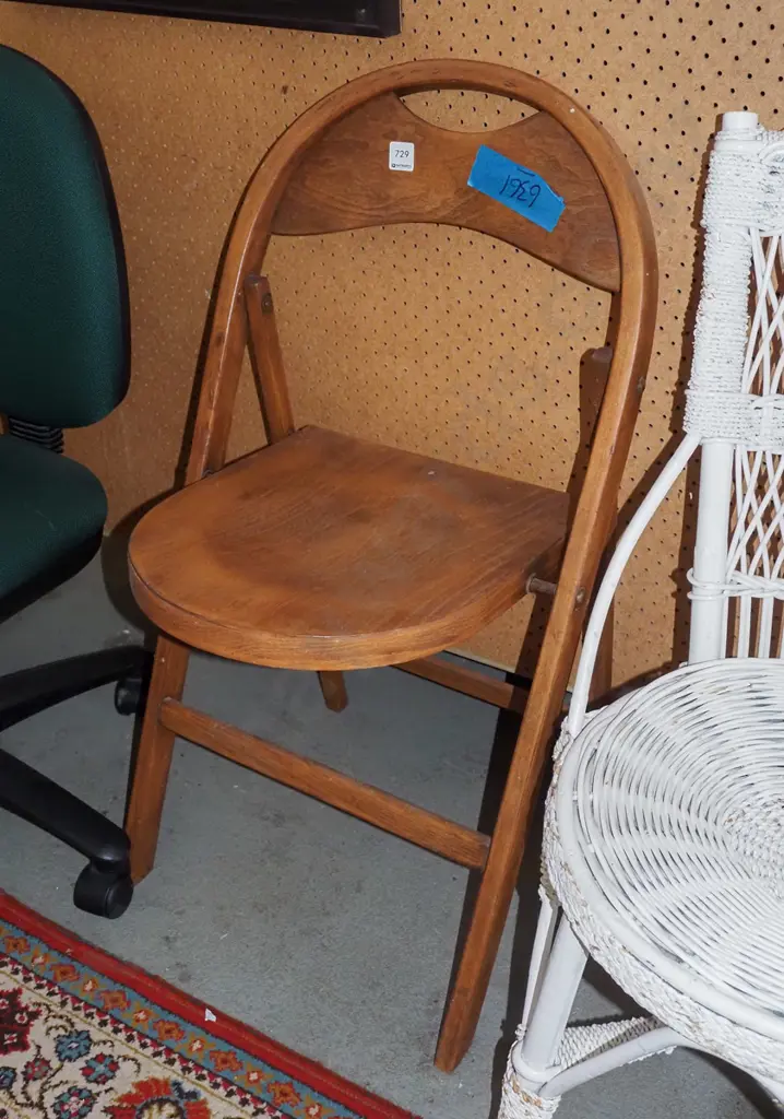 bentwood and ply foldaway chair Image 1++