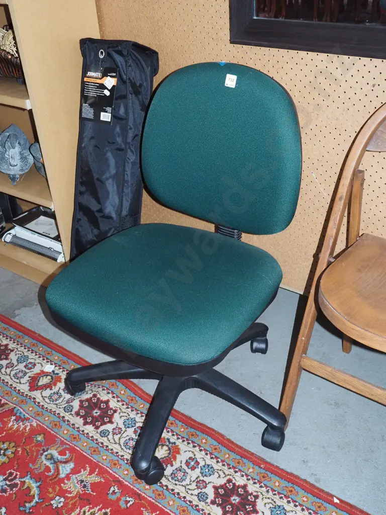 green office chair Image 1++