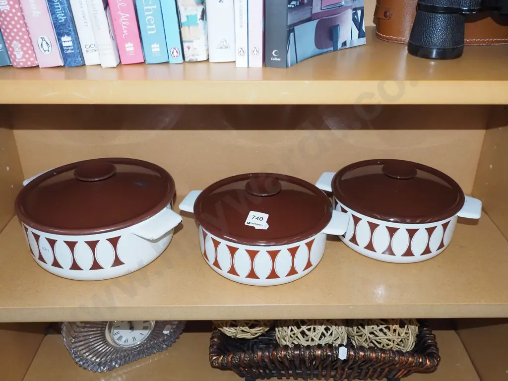 3x retro enamel lidded casseroles Image 1++