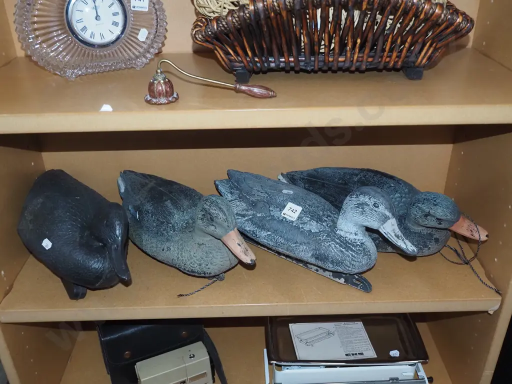 4x plastic duck decoys Image 1++