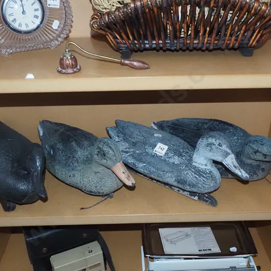 4x plastic duck decoys