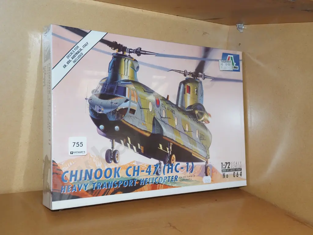 yet to be assembled model of Chinook helicopter Image 1++