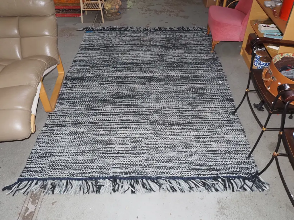 woven acrylic floor mat L-2410 W-1680 Image 1++