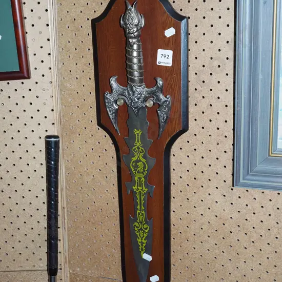 wall mounted sword H-570