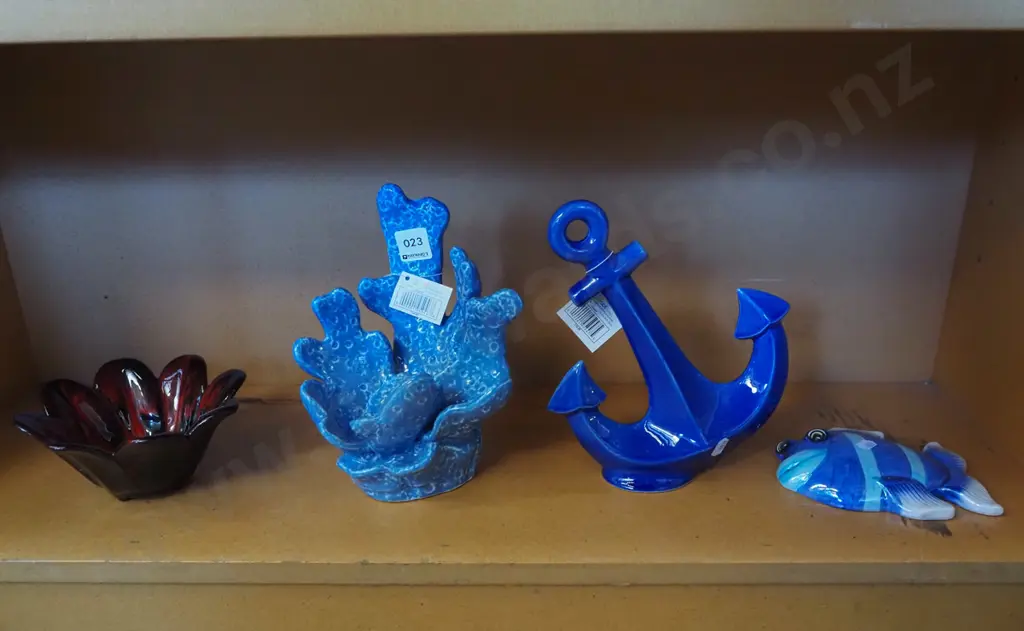 ornamental fish, anchor, bowl, coral  Image 1++
