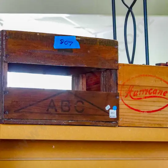 ABC beer create, Hurricane nail box - blue dots