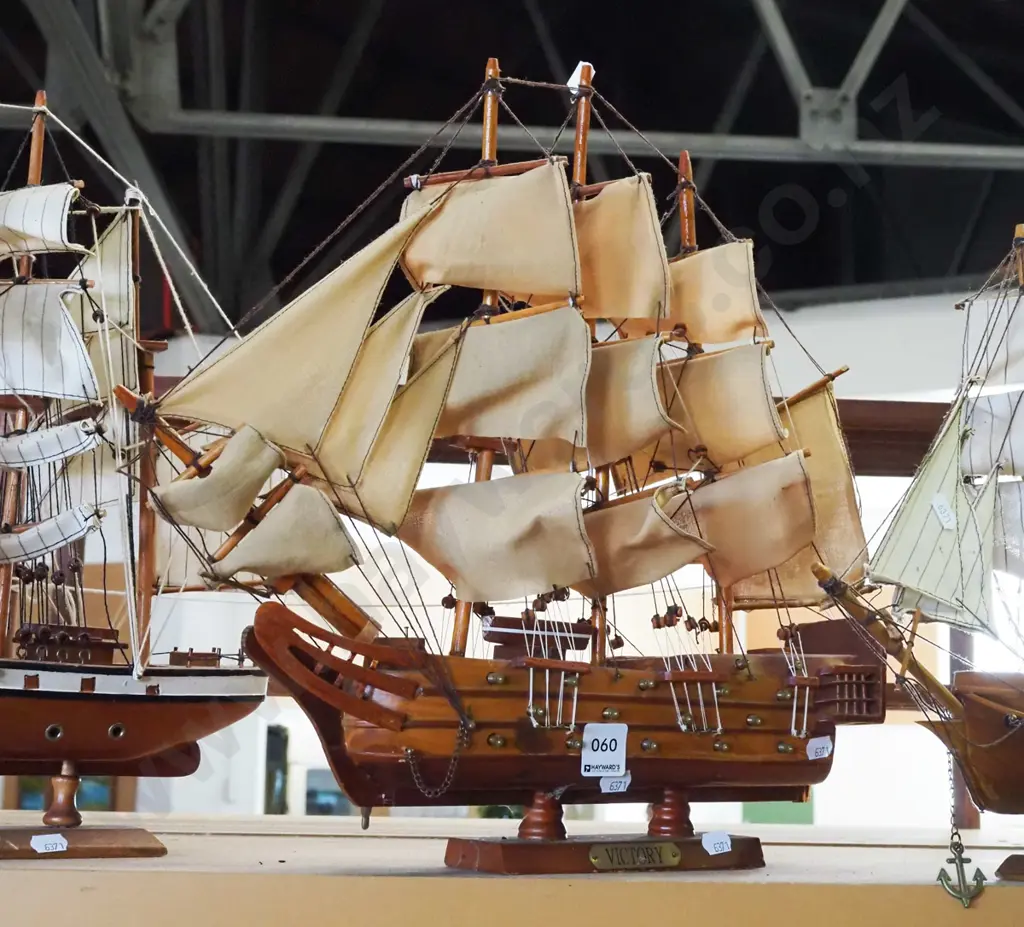 wooden model sailing ship H410 Image 1++