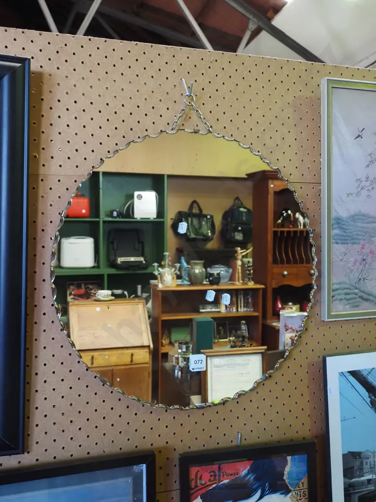 scalloped edge deco wall mirror - silvering Diam430 Image 1++