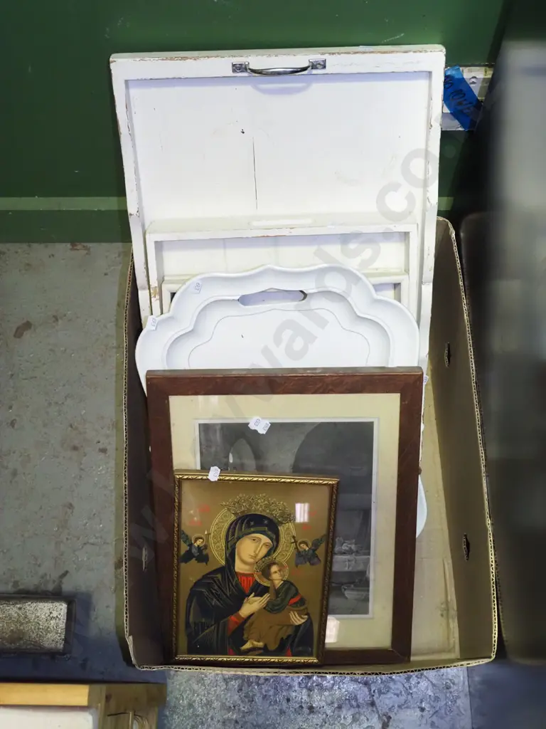 box; various trays, prints Image 1++