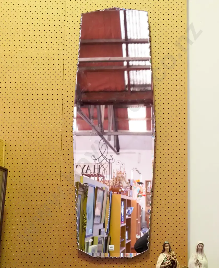 deco scalloped edge wall mirror H1210 Image 1++