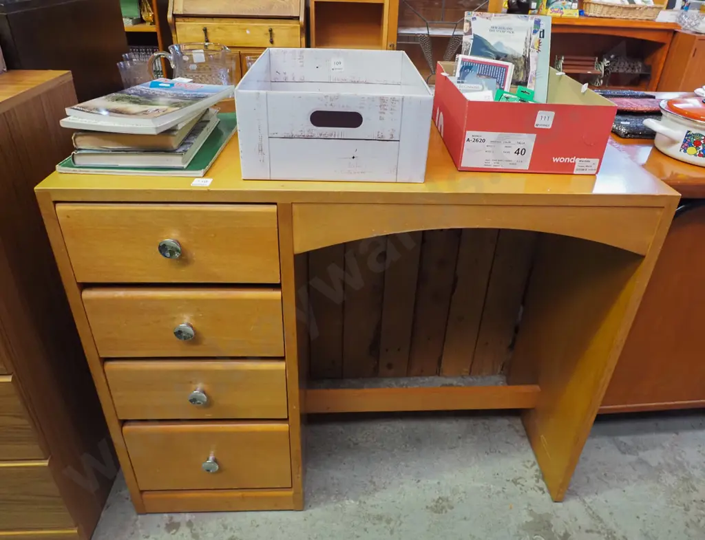 rimu 4 drawer study desk H760 W910 D360 Image 1++