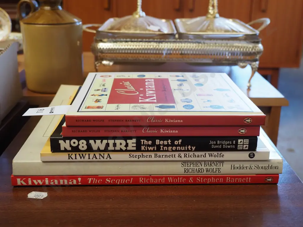 NZ kiwiana books Image 1++