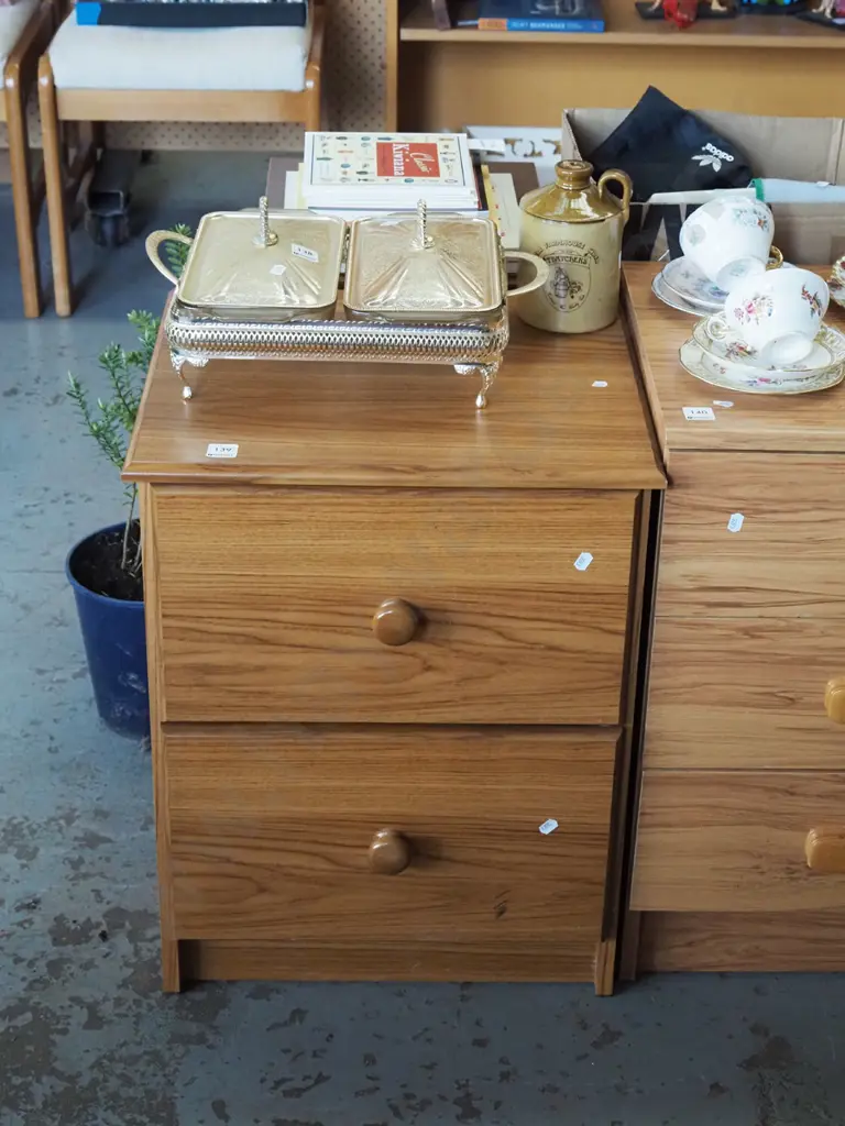 mdf faux wood veneer bedside cabinet Image 1++