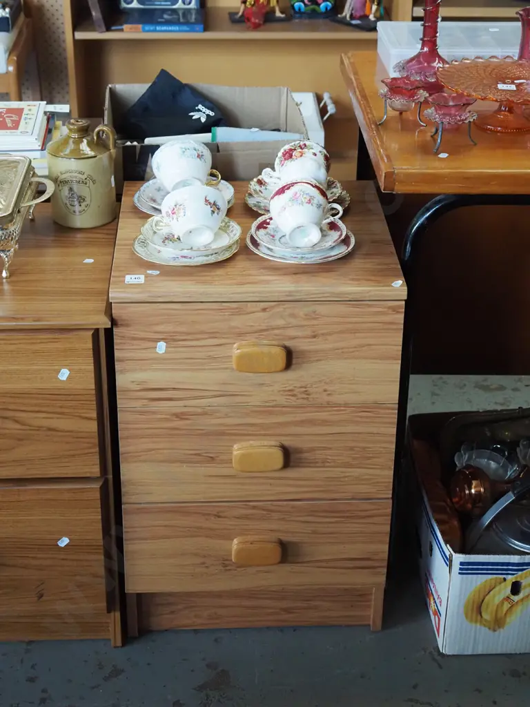 mdf faux wood veneer bedside cabinet Image 1++