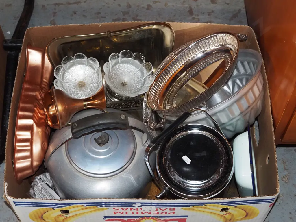 box; plated ware, jelly mould, ice bucket etc Image 1++