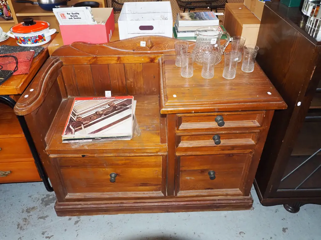 solid pine cabinet/telephone table H800 W1060 D470 Image 1++