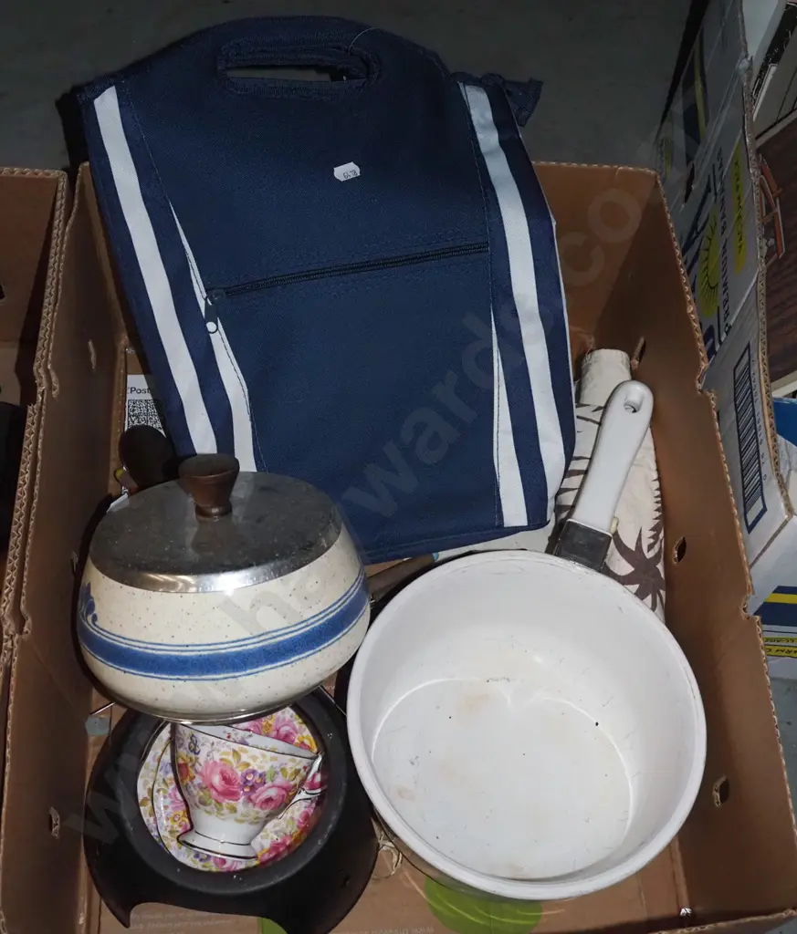 box; cooler bag, pots, fondue set etc Image 1++
