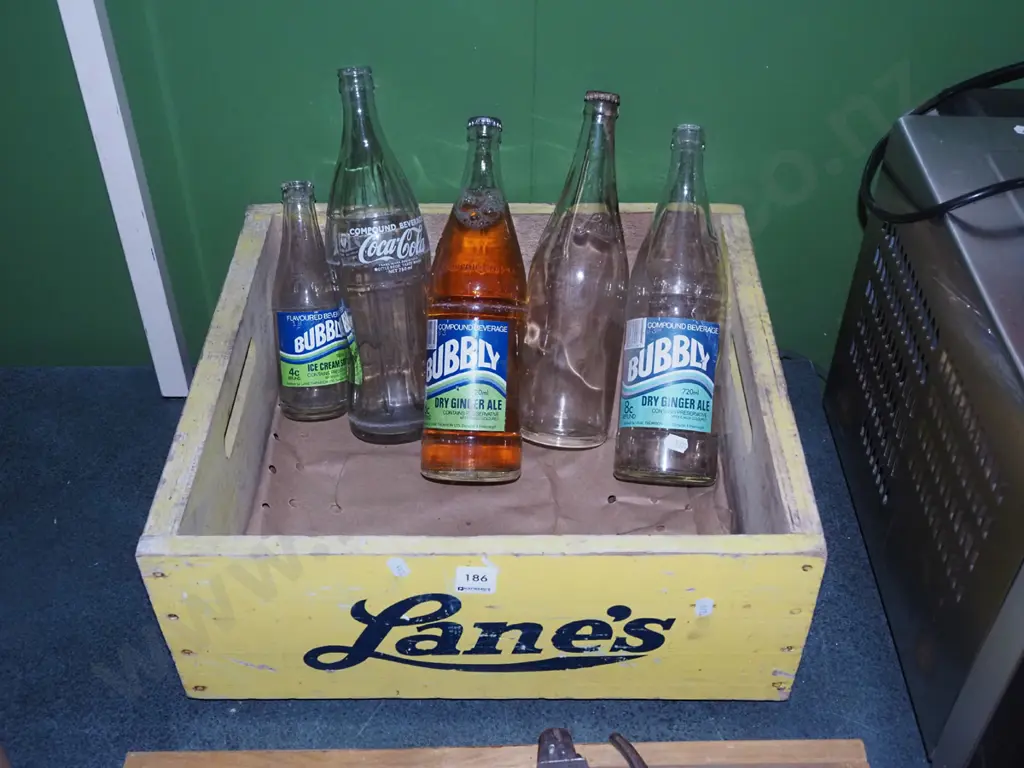 Lanes crates, various soda bottles Image 1++