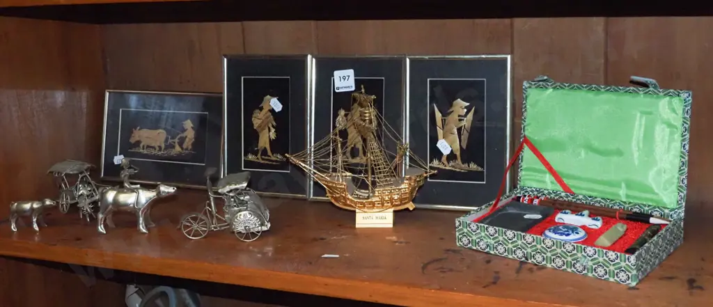 souvenir ware, calligraphy set, cut wood portraits etc Image 1++