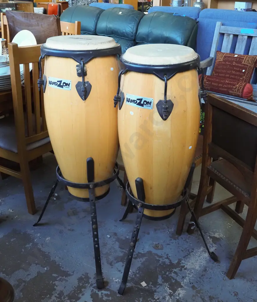 pair of Handz On conga drums on stands H1080 Image 1++