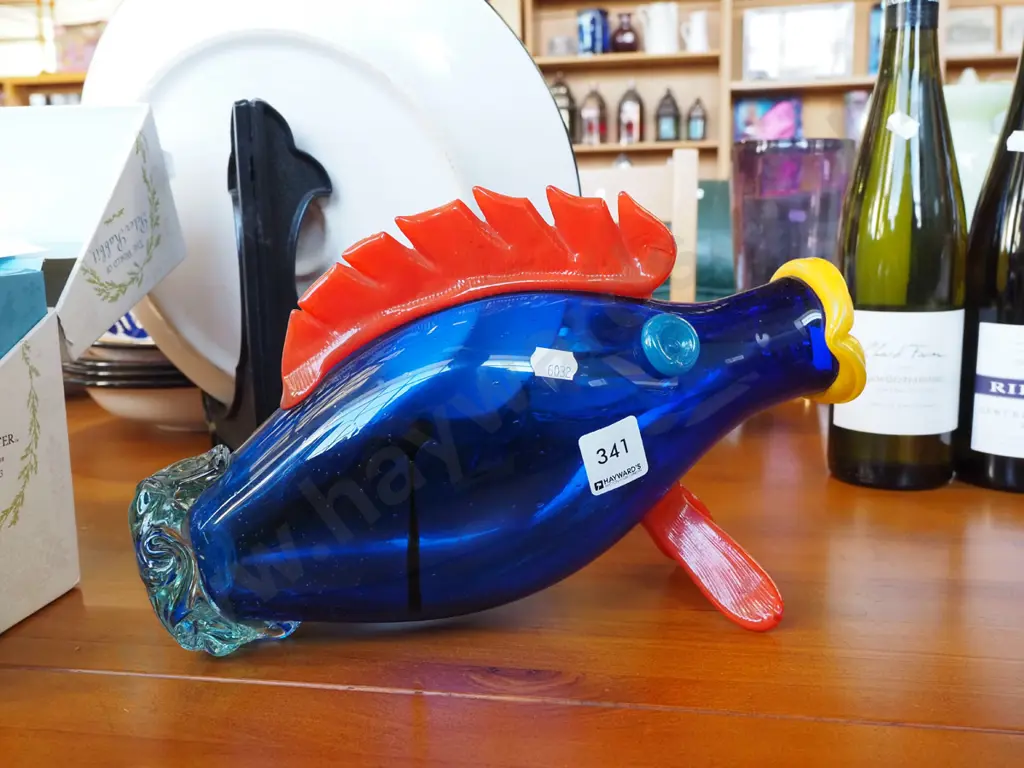 art glass fish carafe  Image 1++